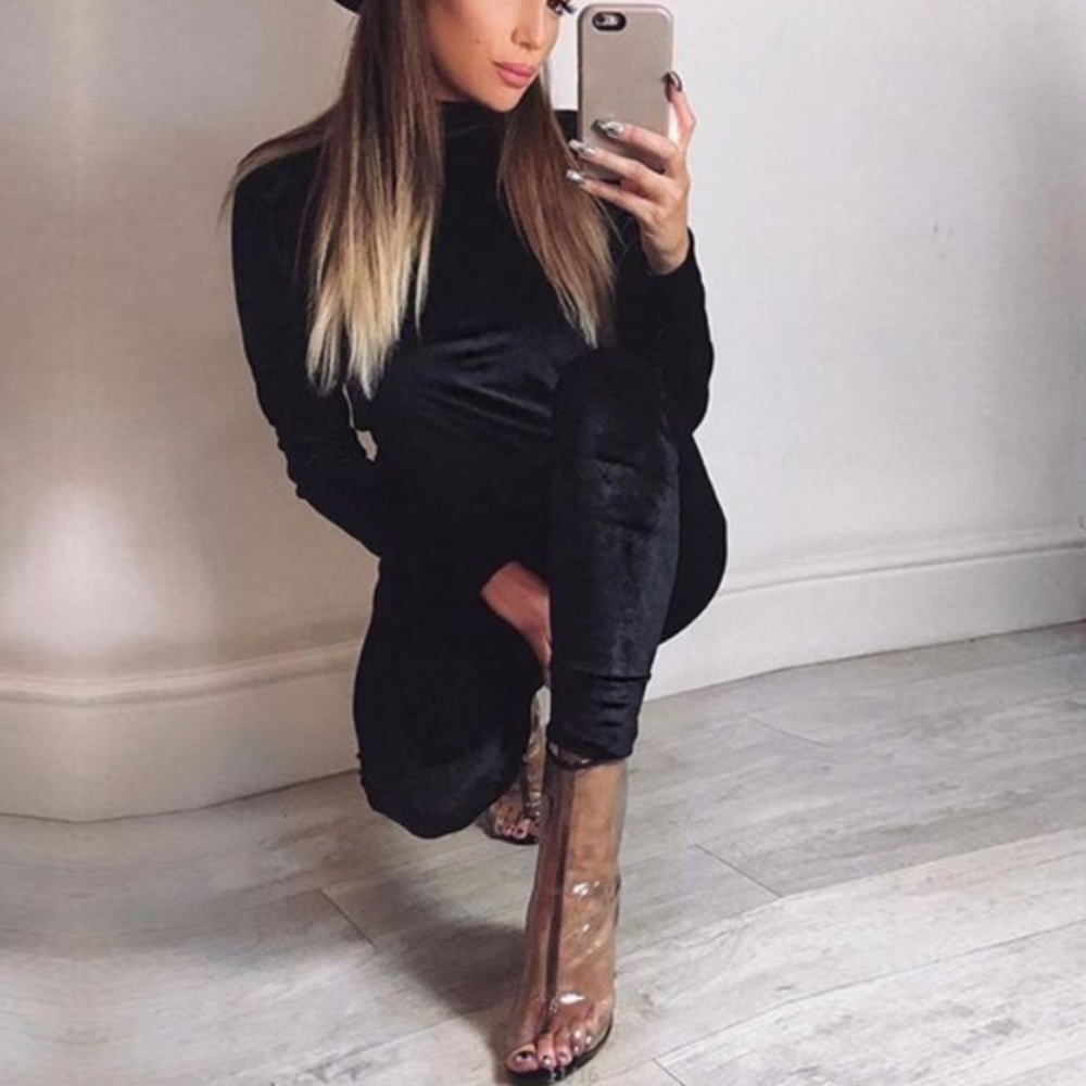 NWOT Elie Tahari Didi Velvet Turtleneck Bodysuit